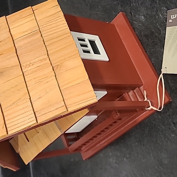 Birdhouse - Picture 3 of 5